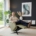 lange man in relaxstoel