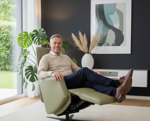 lange man in relaxstoel